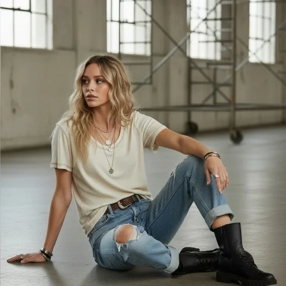 NWT POL Contrast Stitch Scoop Neck Ribbed Tee T-Shirt Top - Picture 3 of 6